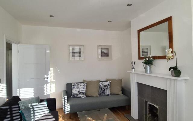 Newly Refurbished 4-bed House in Bournemouth