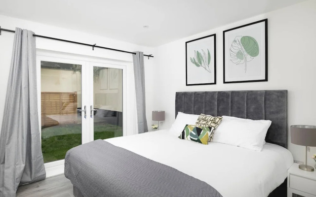 Skyvillion -vineyard Court- Enfield 1-bed Wgarden
