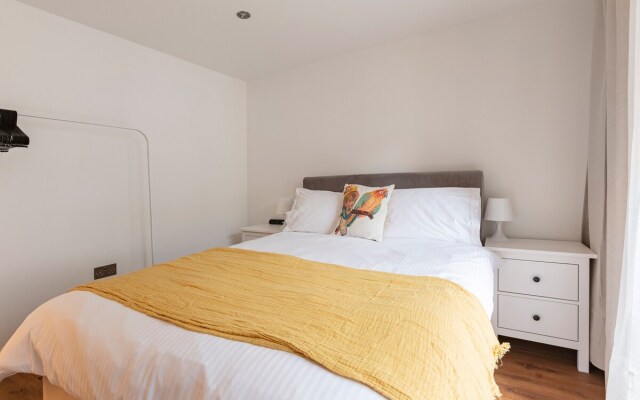 Child & pet friendly | Parking