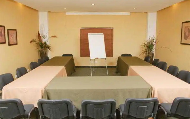 Best Western Plus Cumbres Aeropuerto