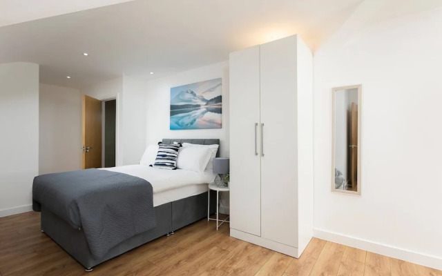 Skyvillion - Huge 4bed Apartment Wbalcony - Parking
