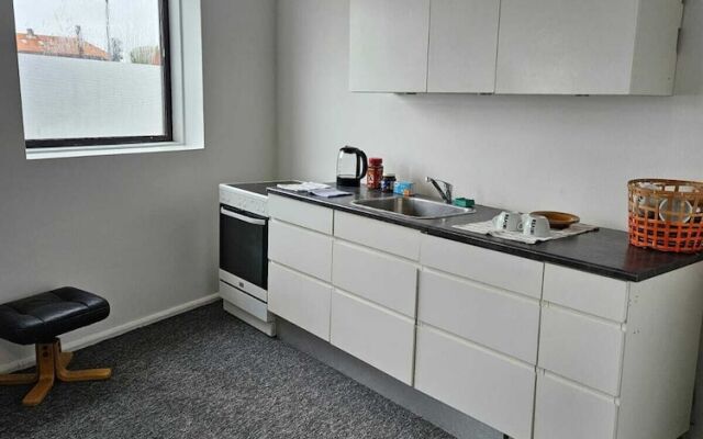 Airport Apartment