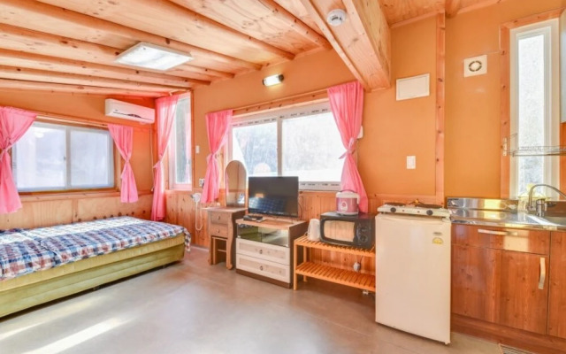 Yecheon Mulmalgeun Sangol Pension