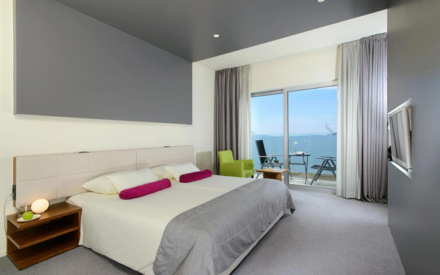 Carcavelos Beach Hotel