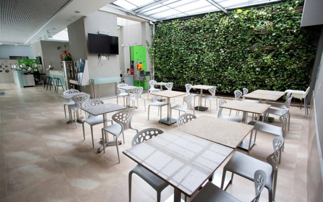Eco Star Hotel