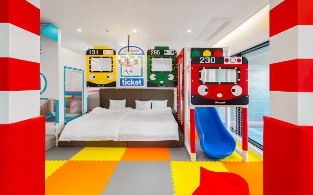 Blue Mango Pool Villa & Resort