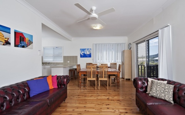 Short Street, 4, The Beach Cottage – Guest Rooms – Fingal Bay