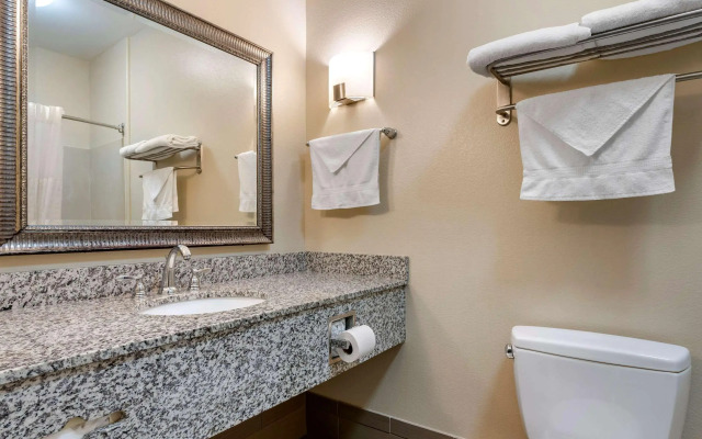 Comfort Inn Hebron-Lowell Area