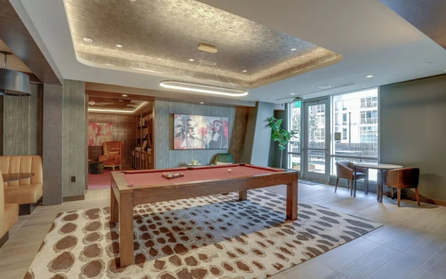 Gorgeous 1Br at Clarendon With Gym