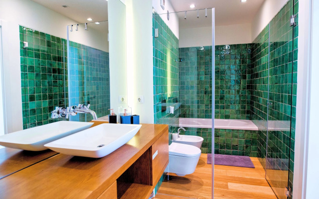 Industrial Lisbon Apartment - Adults Only