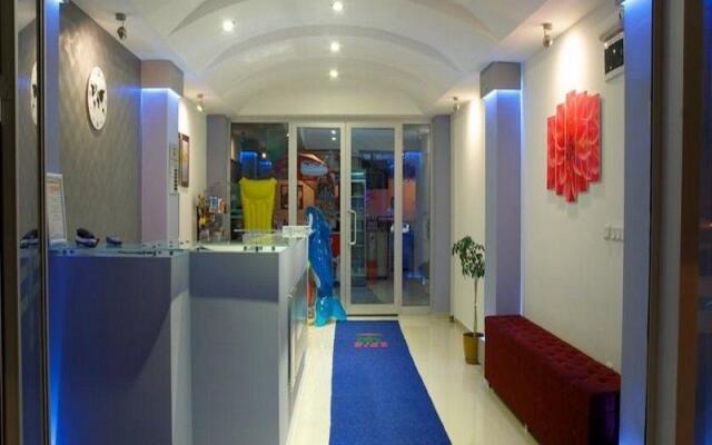 Club Alka Apart Hotel