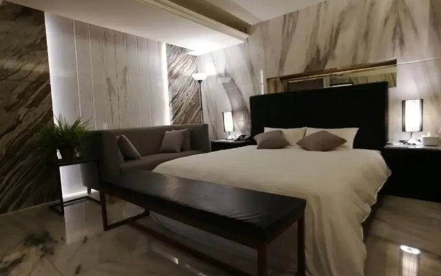 Michelle Hotel