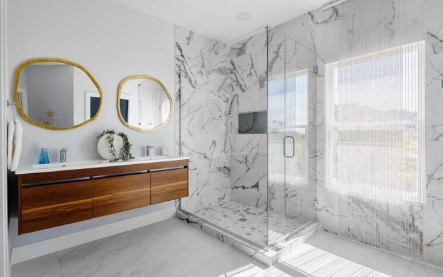 Majestic Mountain Mansion-pool -spa & Guest House