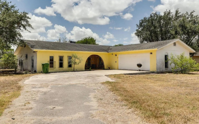 Screened Porch: Remote Harlingen House!