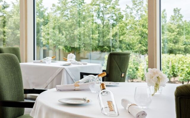 Château Lafaurie-Peyraguey Hôtel & Restaurant LALIQUE