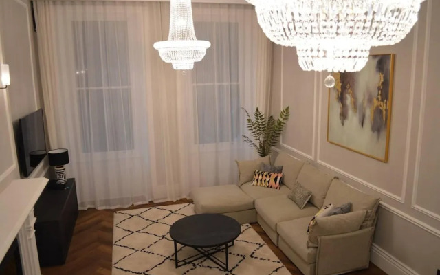 Stunning 2 Bedroom Apartment in London's Chelsea