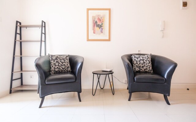 Comfy Connected to Mall at Bassura City Apartment