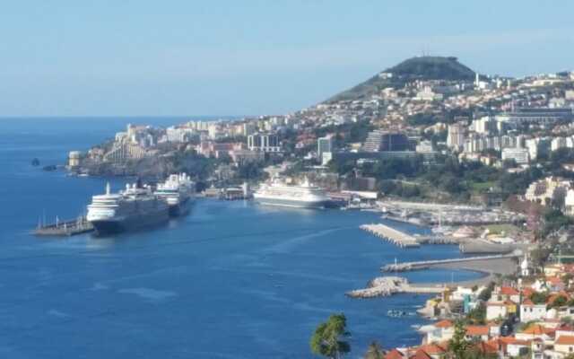 Top Floor with terrace in Funchal