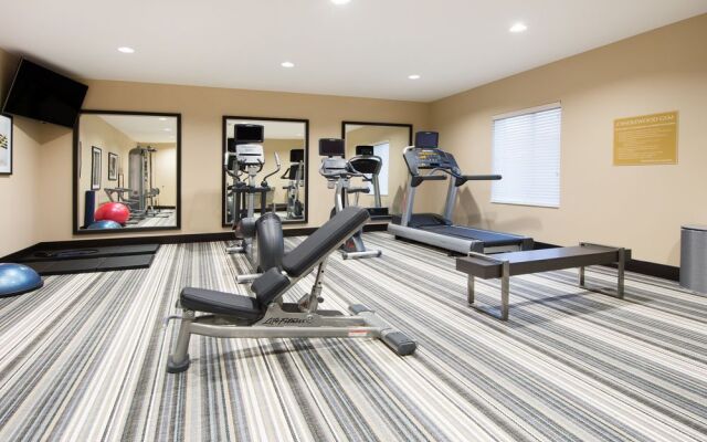 Candlewood Suites Columbia Hwy 63 & I-70