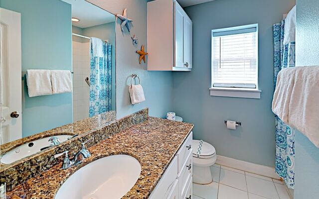 Reel Beachy @ The Commons