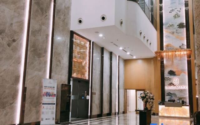 DongDong Skyview Apartment in Landmark 81 Tower