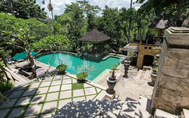 Alam Puri Art Museum and Villas