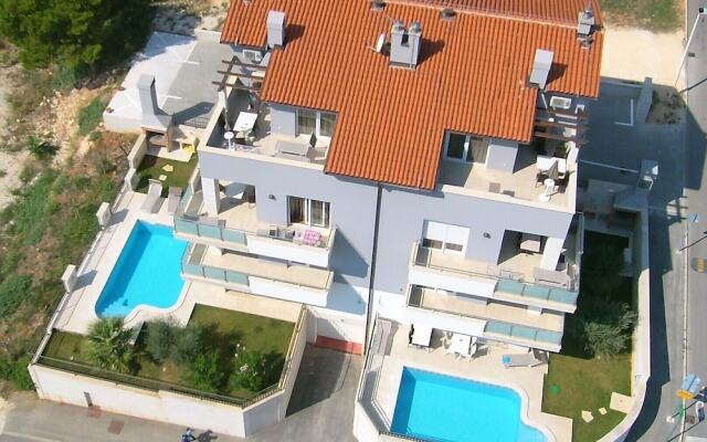 Apartments Lumare with private pool