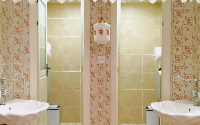 Desert Island Rose Antique Homestay (Leshan Shihao Plaza High-speed Railway Station) – Bathroom – Leshan