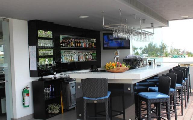 Absolute Twin Sands Resort & Spa