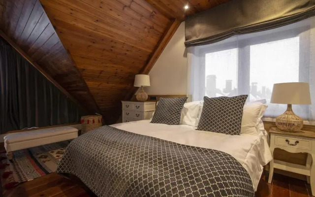 Eira Ski Lodge