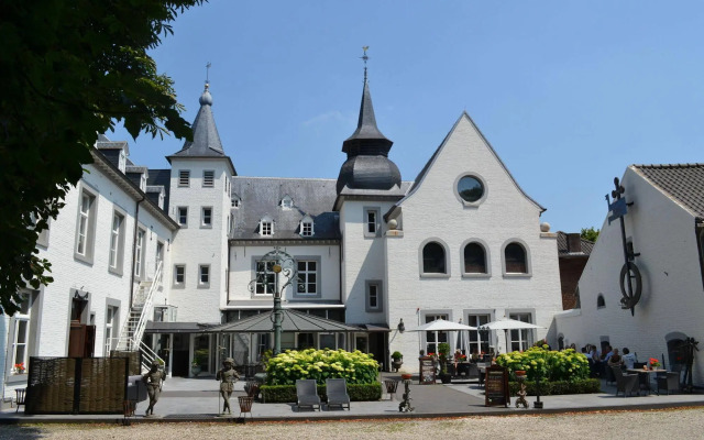 hotelImage