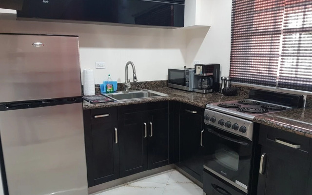 Modern 1 Bed Apartment in Belize City