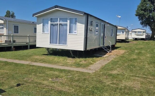 Luxury Static Caravan Sleeps 6 Coopers Beach