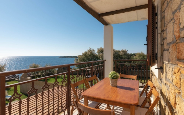 Armonia Seaside Villas