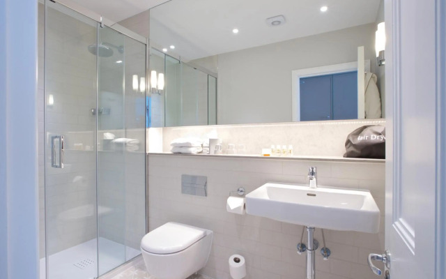 54 Queens Gate Hotel