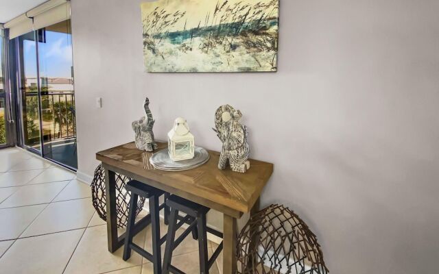 Mainsail Condominiums