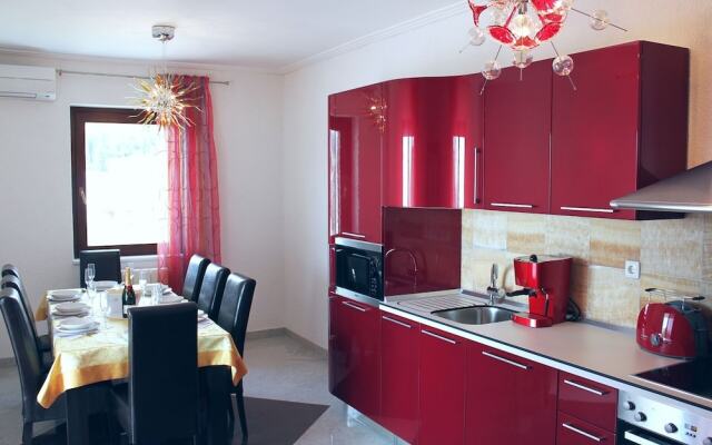 "luxury Apartment in Opatija for 8 People With Pool and Silk Bedding"