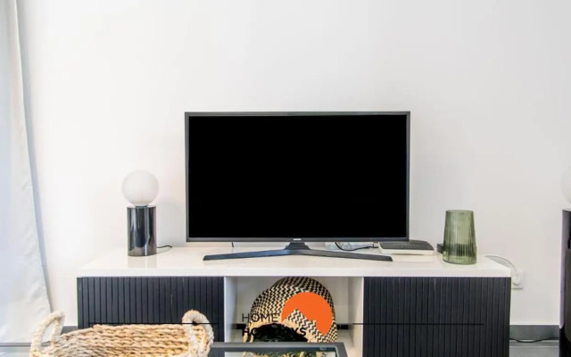 #051 Modern & Quiet Flat Near The Beach