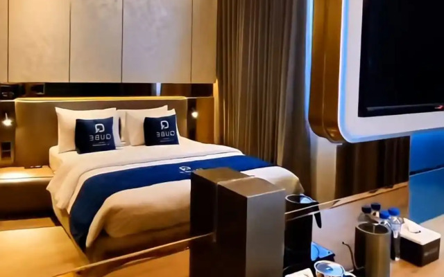 Qube Hotel by 98hospitality