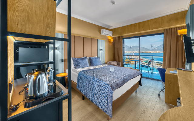 Numa Port Hotel