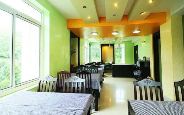 Hotel Emerald Inn
