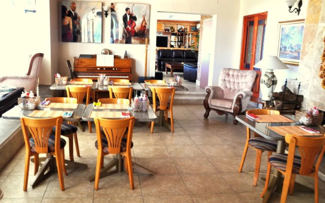 Cape Wine Route Guest House