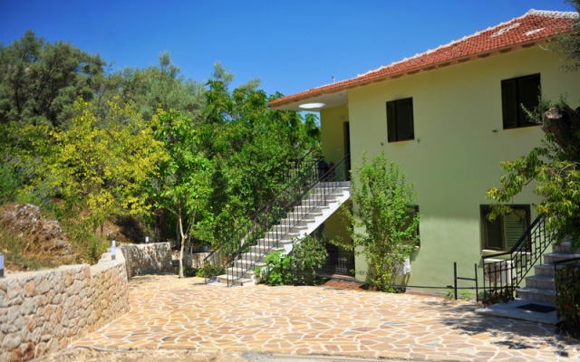 Vliho Bay suites&apartments