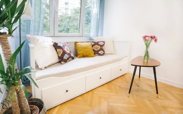 Warsaw Concierge Square Grzybowski