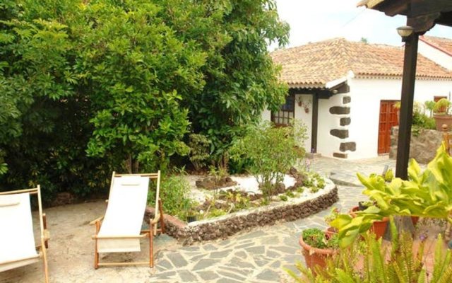 House with one bedroom in San Cristobal de La Laguna with shared pool enclosed garden and WiFi 12 km from the beach