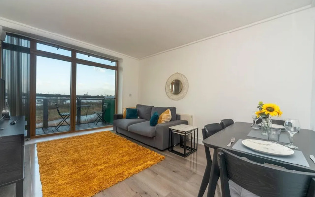 Riverside Stunning Flat In London Close To The O2