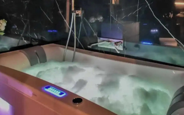 Chic Studio w/ Jacuzzi - 2P - Near Palais Garnier