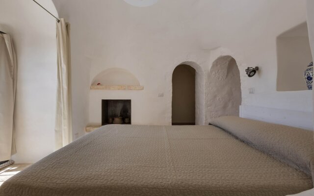298 Trullo Luna by Perle di Puglia
