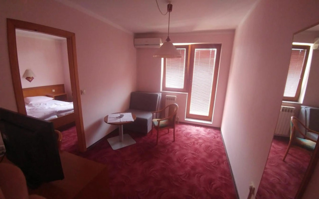 Delminium Hotel