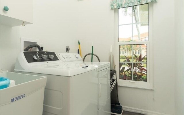 435 - 435 Court 3 Bedroom Home by Redawning